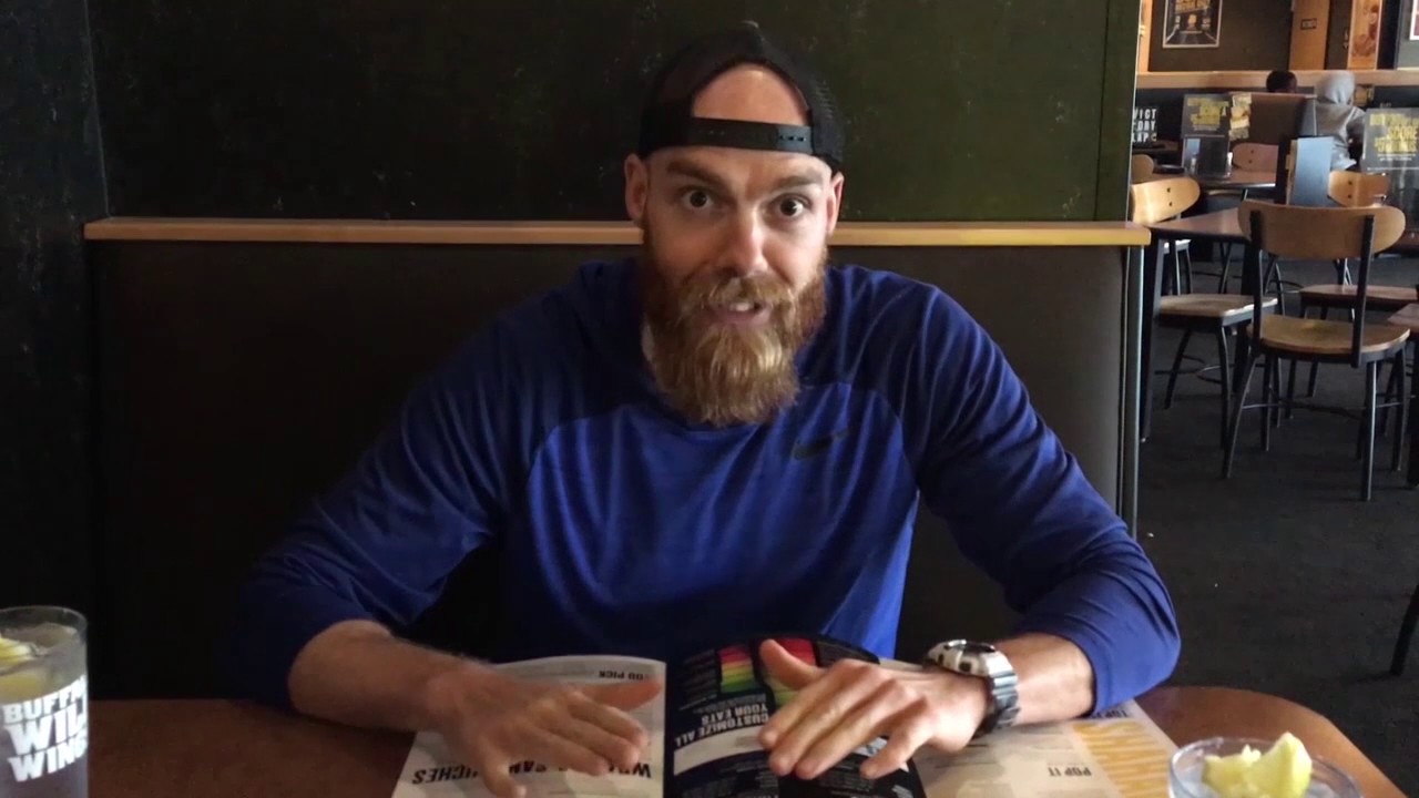 What does Buffalo Wild Wings sauce contain?