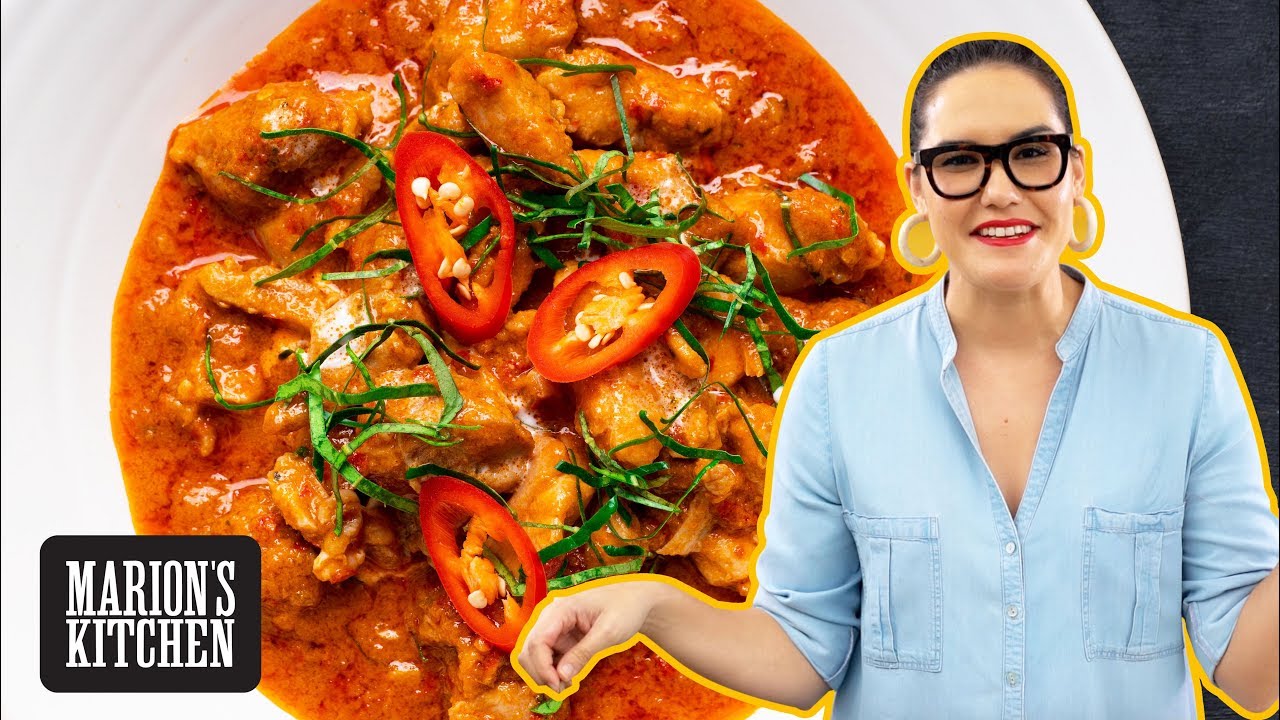 There are two types of curry sauces – Panang and Massaman.