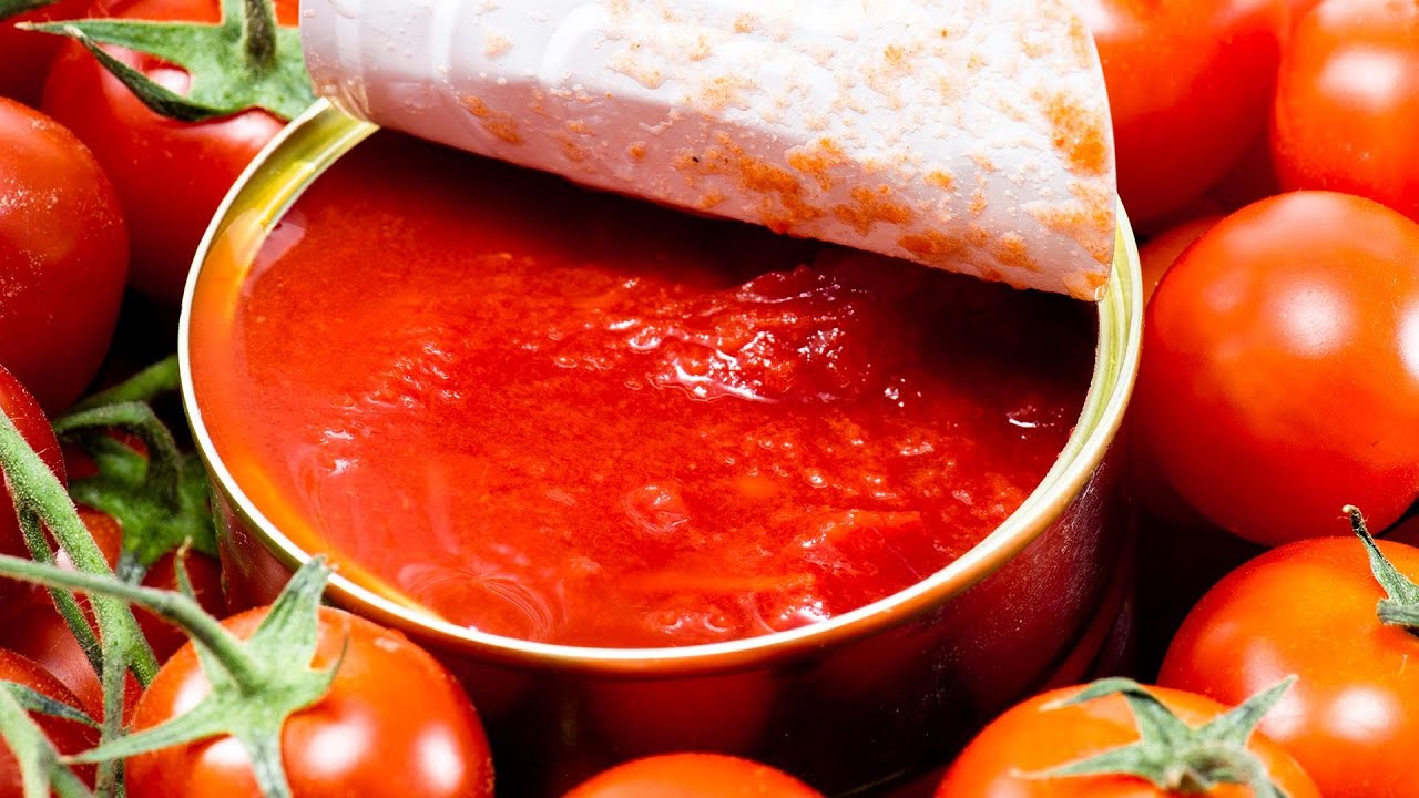 What is the difference between tomato puree and crushed tomatoes?